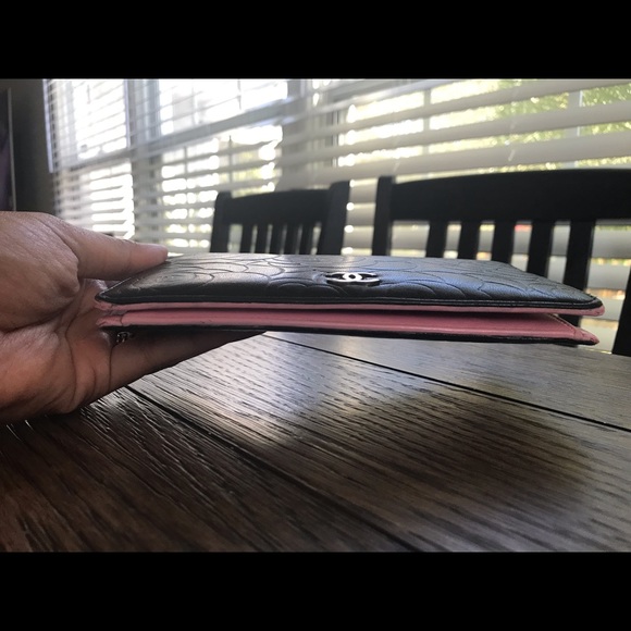 Authentic Chanel Bi-Fold Lambskin wallet - Picture 6 of 8